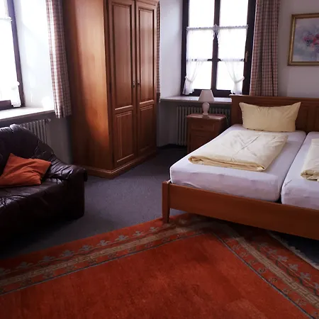 Zum Rassen Pensión 3*